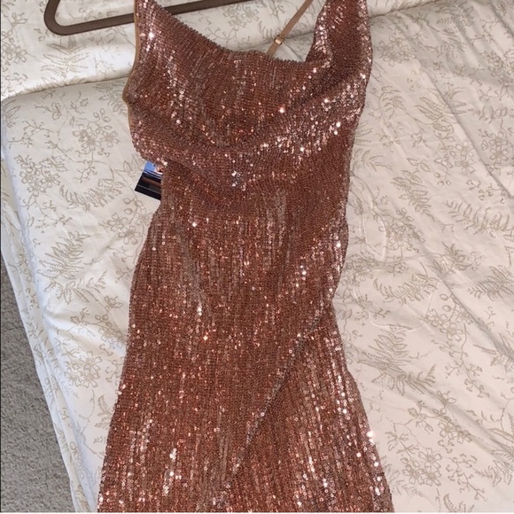 ❌❌S o L D!❌❌Naked wardrobe rose gold dress - Picture 4 of 5